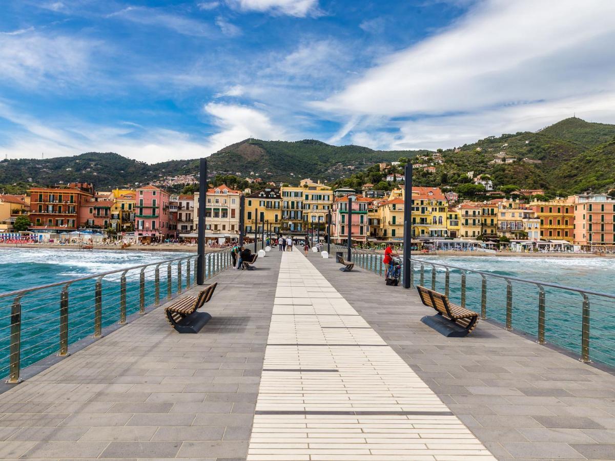 Hanbury With Swimming Pool And Parking In Appartamento