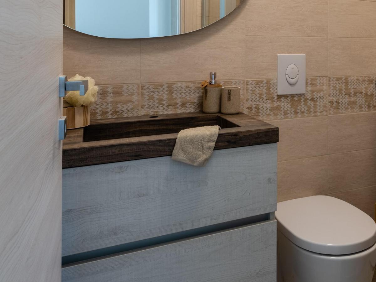Appartamento Hanbury With Swimming Pool And Parking In Alassio