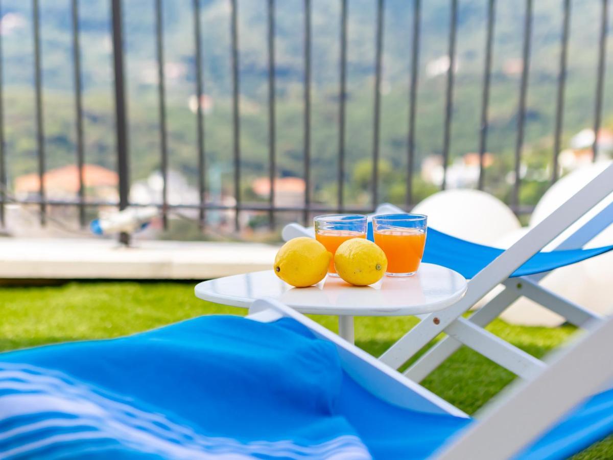 Hanbury With Swimming Pool And Parking In Appartamento *